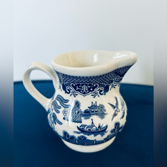 Vintage Churchill Willow Georgian Ceramic Creamer - Picture 4 of 6
